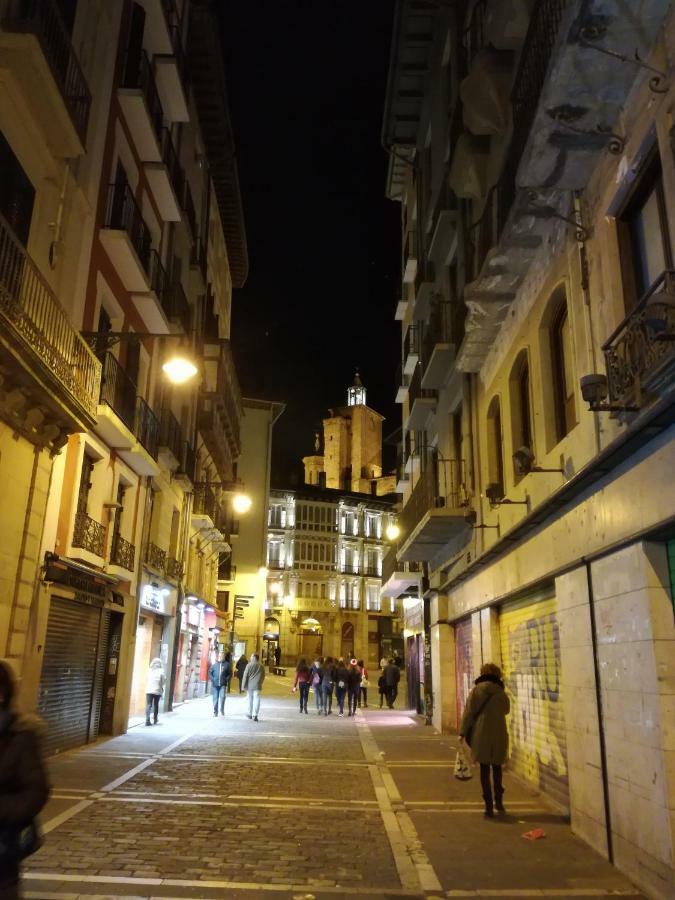 Calle Ansoleaga A 100 Mts Del Ayuntamiento Pamplona Ngoại thất bức ảnh